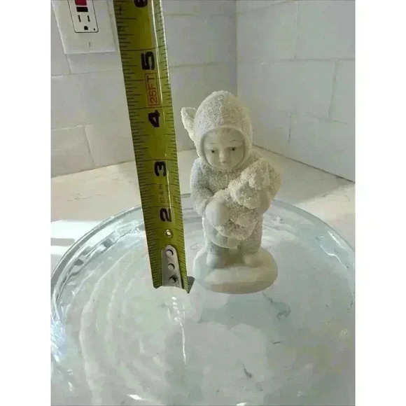 Department 56 Snowbabies Holding Small Tree With One On Back Christmas Winter - Picture 11 of 11